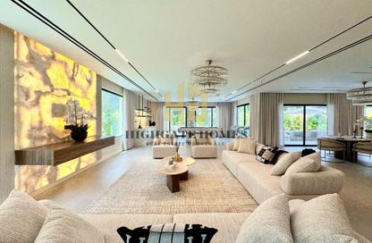 Villa - 5 - 6 for sale in District 2 - Jumeirah Park - Dubai Villa - 5 - 6 for sale in District 2 - Jumeirah Park - Dubai