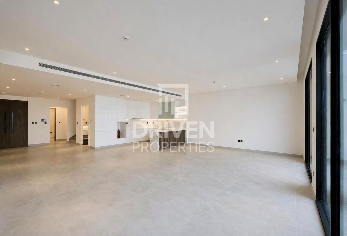 Rented | Unique and Modern Layout | Spacious photo 4