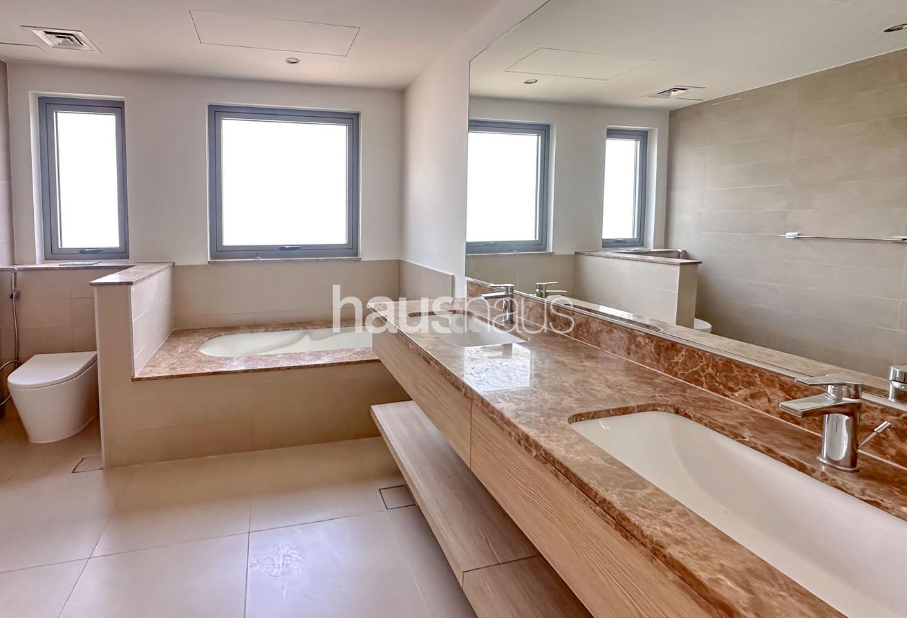 Modern | 4BR + Maids | Greenbelt Backing photo 8
