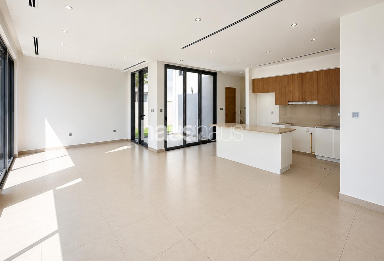 Modern | 4BR + Maids | Greenbelt Backing photo 5