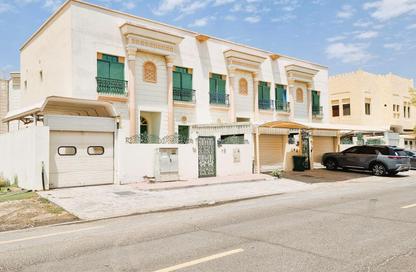 Villa - 4 Bedrooms - 5 Bathrooms for rent in Mirdif - Dubai