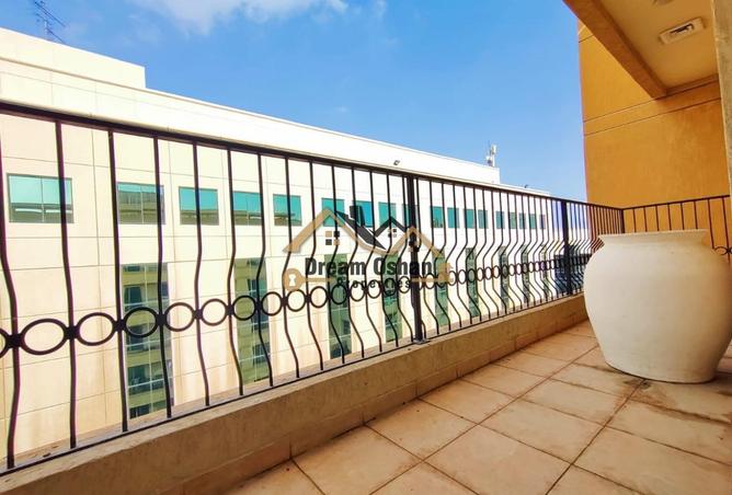 70302128 - Property Image 2