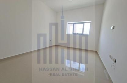 Apartment - 1 Bedroom - 2 Bathrooms for rent in Muwailih Building - Muwaileh - Sharjah
