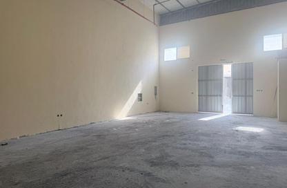 Warehouse - Studio for rent in Umm Al Thuoob - Umm Al Quwain