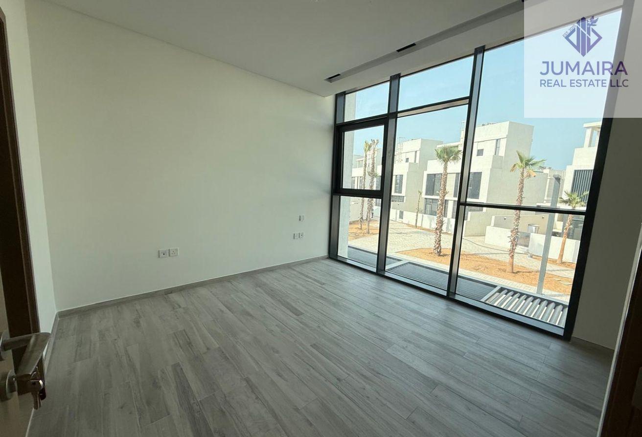 Luxury 2BR Townhouse | Near Beach | Danah Bay