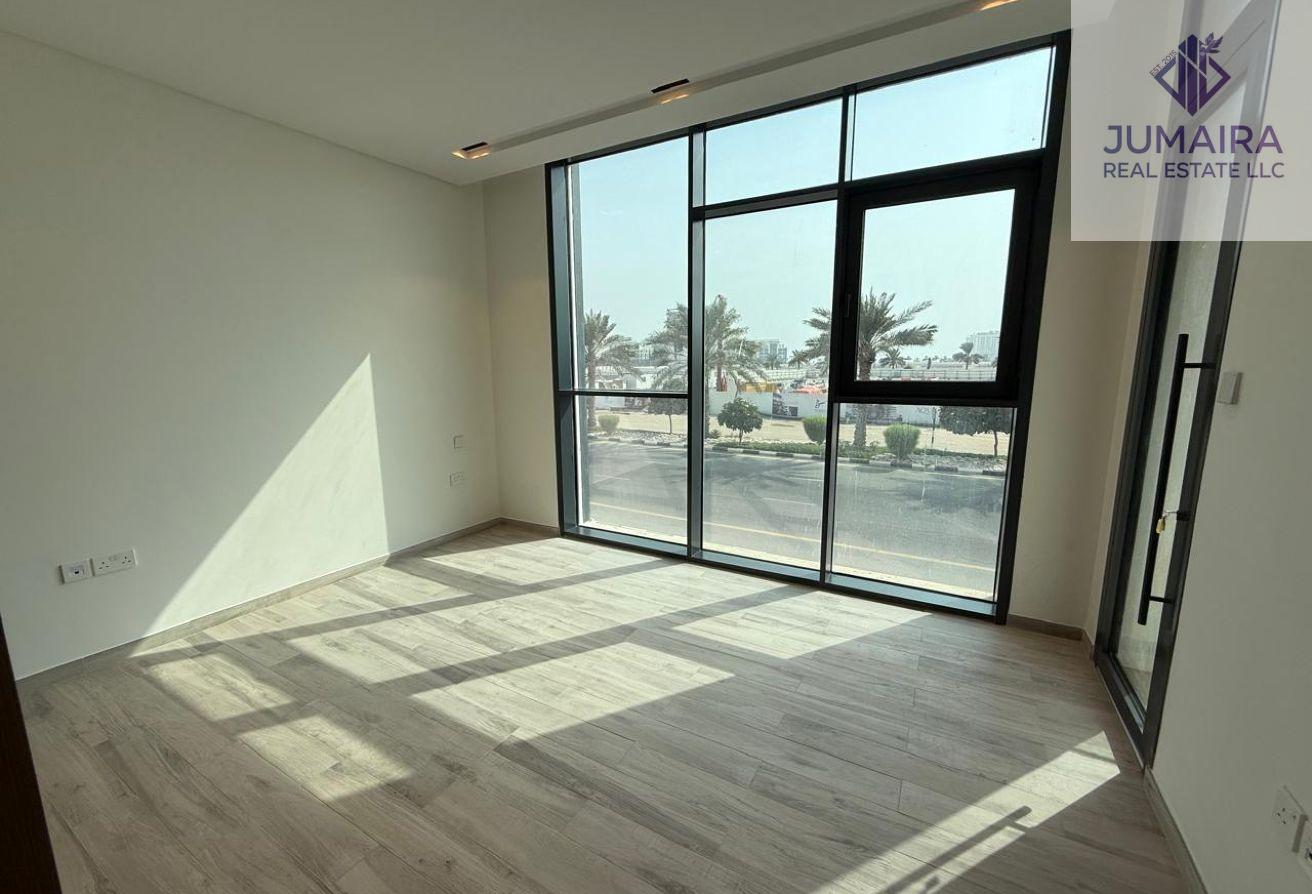 Luxury 2BR Townhouse | Near Beach | Danah Bay
