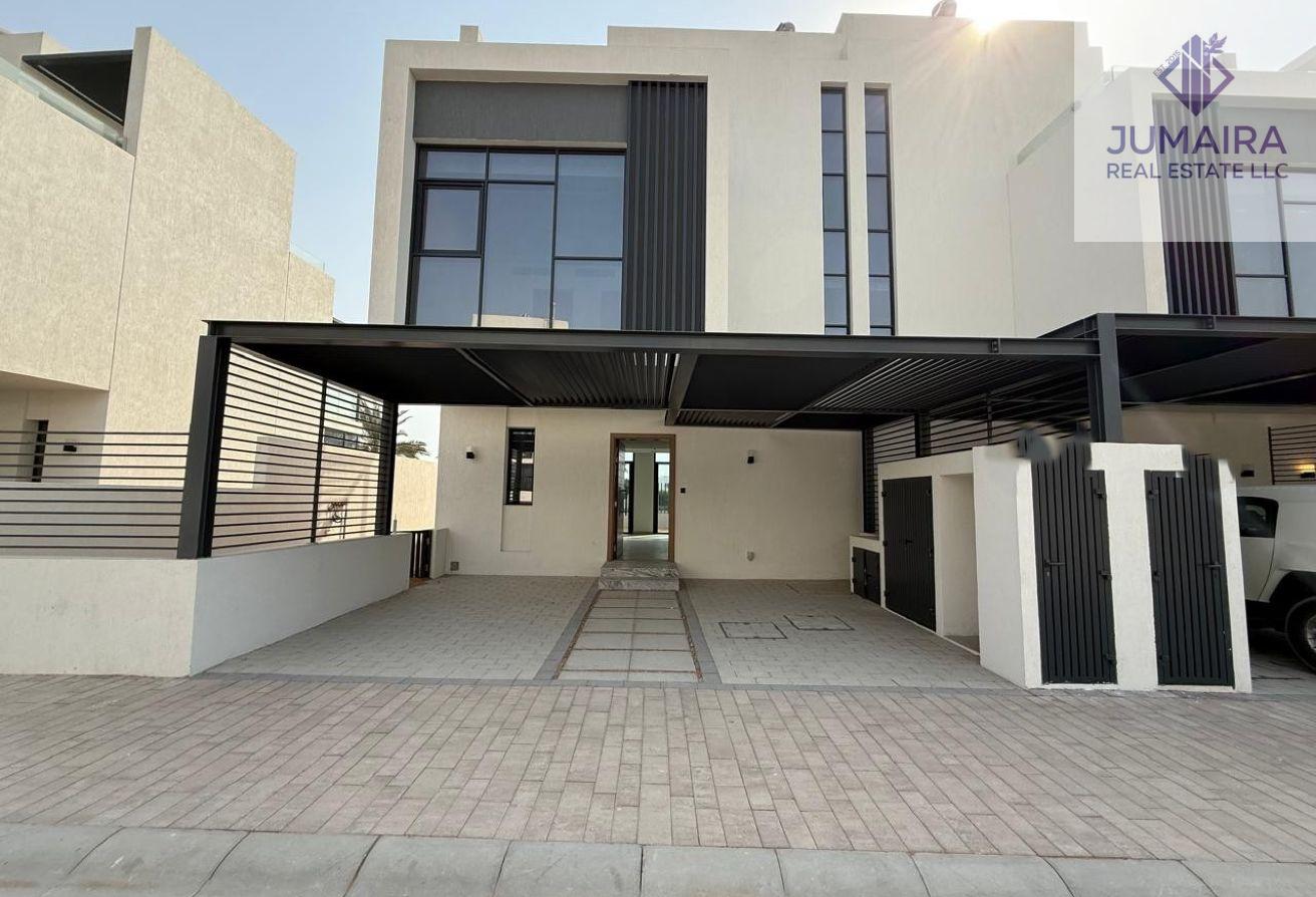 Luxury 2BR Townhouse | Near Beach | Danah Bay