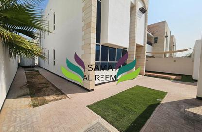 Villa - 5 - 4 for rent in Umm Suqeim 1 Villas - Umm Suqeim 1 - Umm Suqeim - Dubai