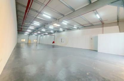 Warehouse - Studio - 1 Bathroom for rent in Wadi AL AIN 1 - Al Noud - Al Ain
