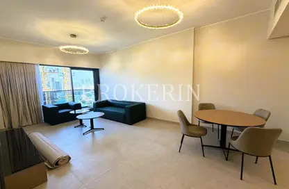 شقة - غرفة نوم - 2 حمامات للايجار في نيفا رزيدنسز - منطقة 16 - قرية جميرا الدائرية - دبي