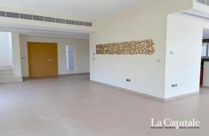 Villa - 4 Bedrooms - 4 Bathrooms for rent in District 9 - Jumeirah Park - Dubai