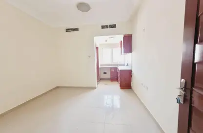 Apartment - Studio - 1 Bathroom for rent in Fire Station Road - Muwaileh - Sharjah