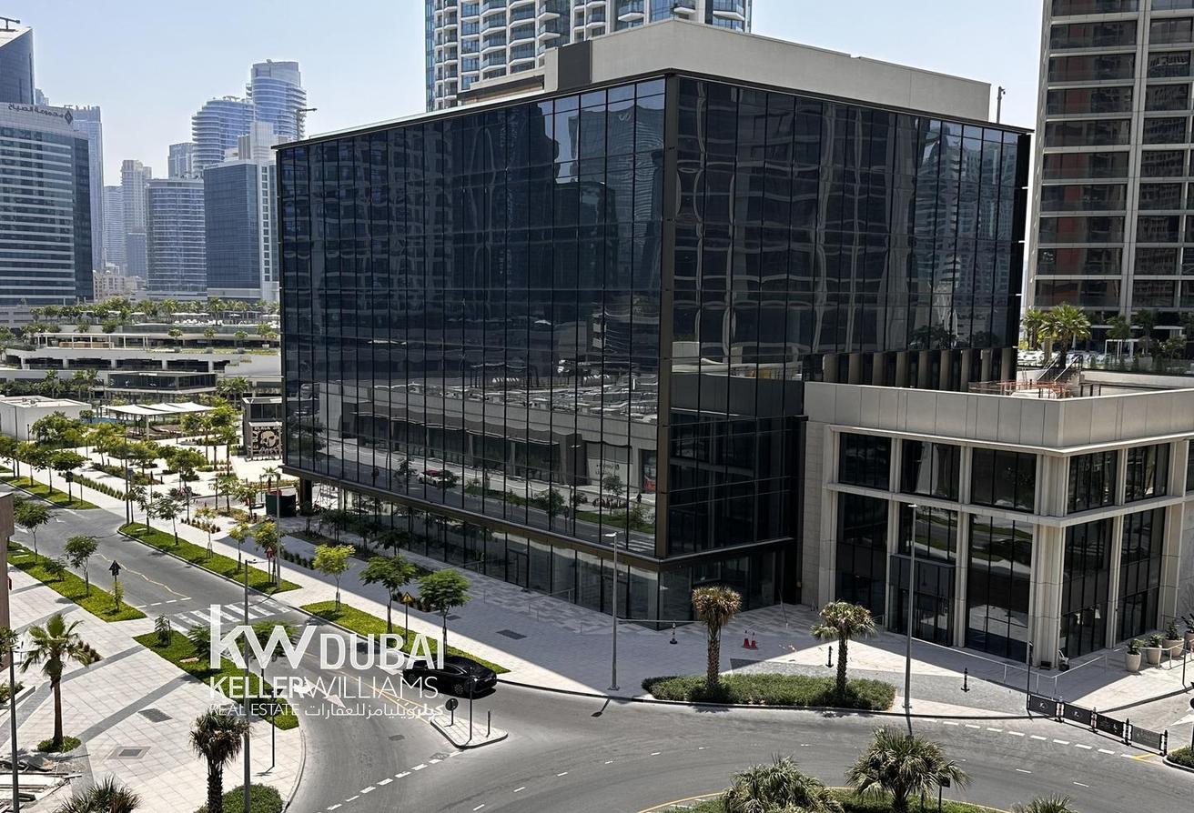 Vacant | Furnished | Burj View | Conner Unit photo 25