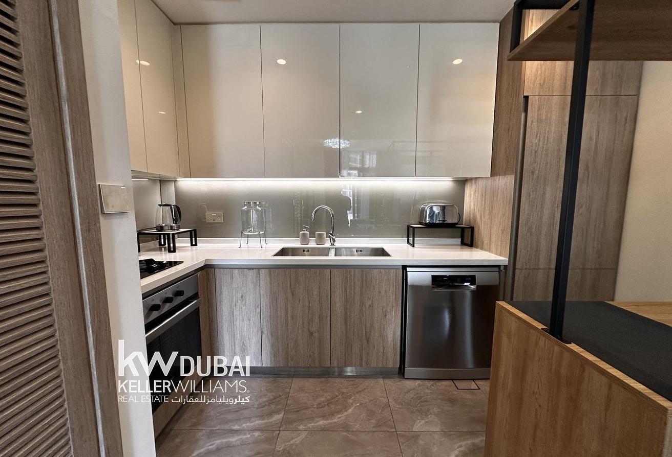 Vacant | Furnished | Burj View | Conner Unit photo 4