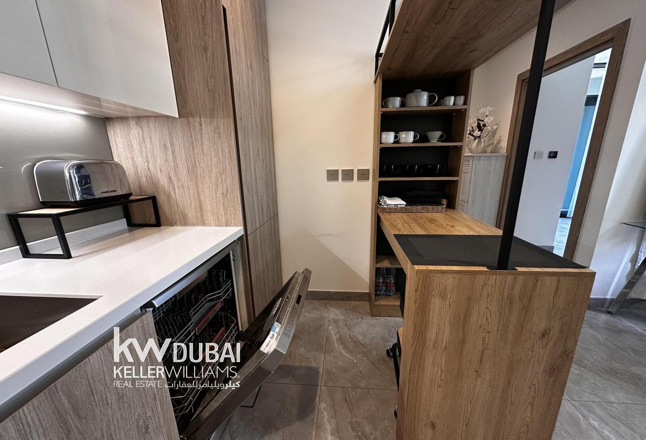 Vacant | Furnished | Burj View | Conner Unit photo 7