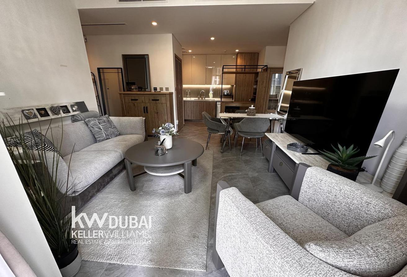 Vacant | Furnished | Burj View | Conner Unit photo 9