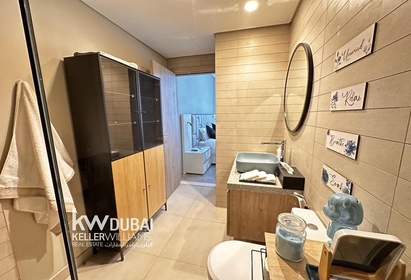 Vacant | Furnished | Burj View | Conner Unit photo 14