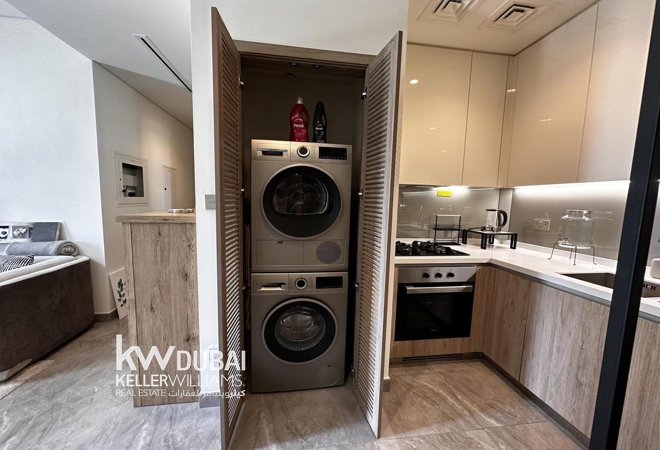 Vacant | Furnished | Burj View | Conner Unit photo 6