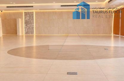 Retail - Studio - 1 for rent in Dar Al-Khabeesi - Al Muraqqabat - Deira - Dubai