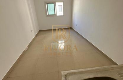 Office Space - Studio - 1 Bathroom for rent in Naif - Deira - Dubai