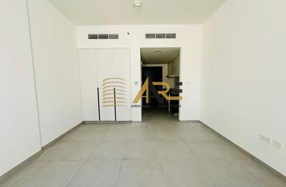 Apartment - Studio - 1 Bathroom for rent in East Village - Aljada - Sharjah