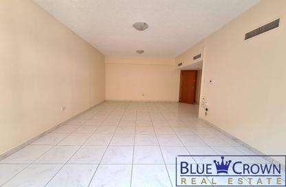 Apartment - 2 Bedrooms - 2 Bathrooms for rent in Golden Sands 1 - Al Mankhool - Bur Dubai - Dubai