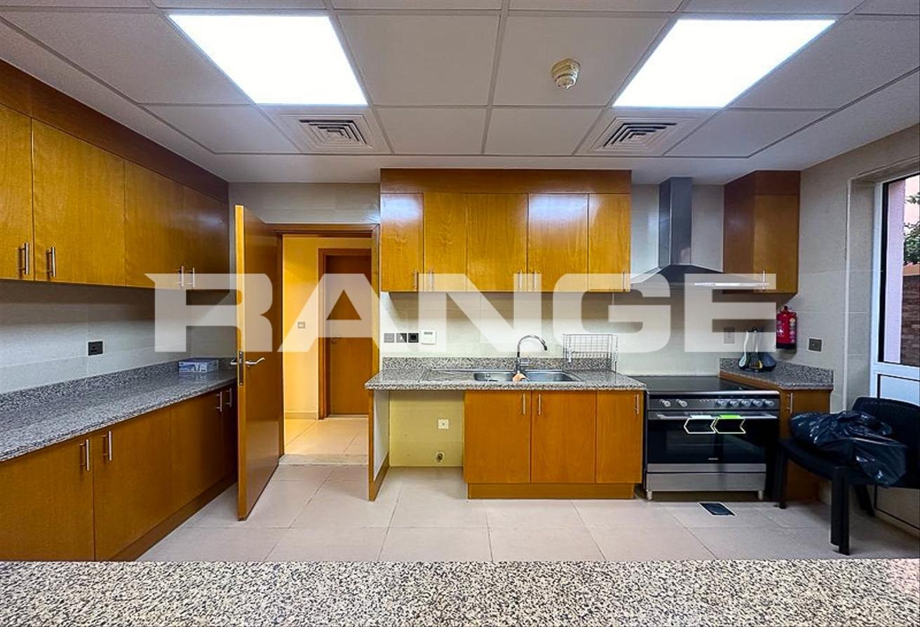 Fully Furnished | View Today | Corner Upgraded photo 9