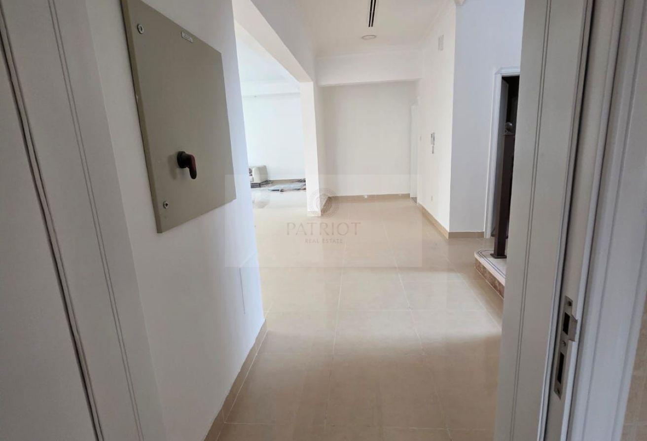 Marvelous 6 bed + Maid | Private Garden | Spacious photo 12