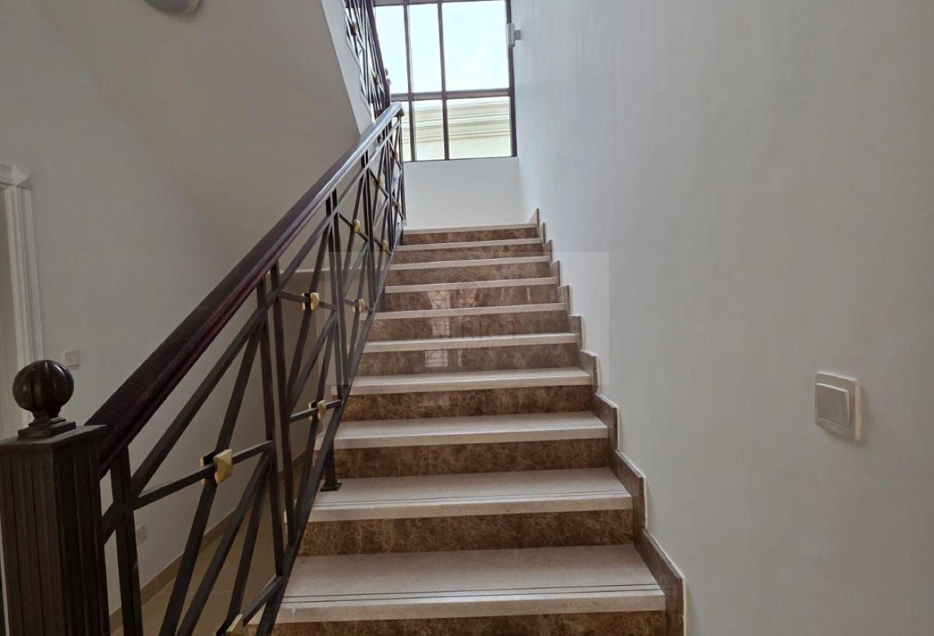 Marvelous 6 bed + Maid | Private Garden | Spacious photo 11