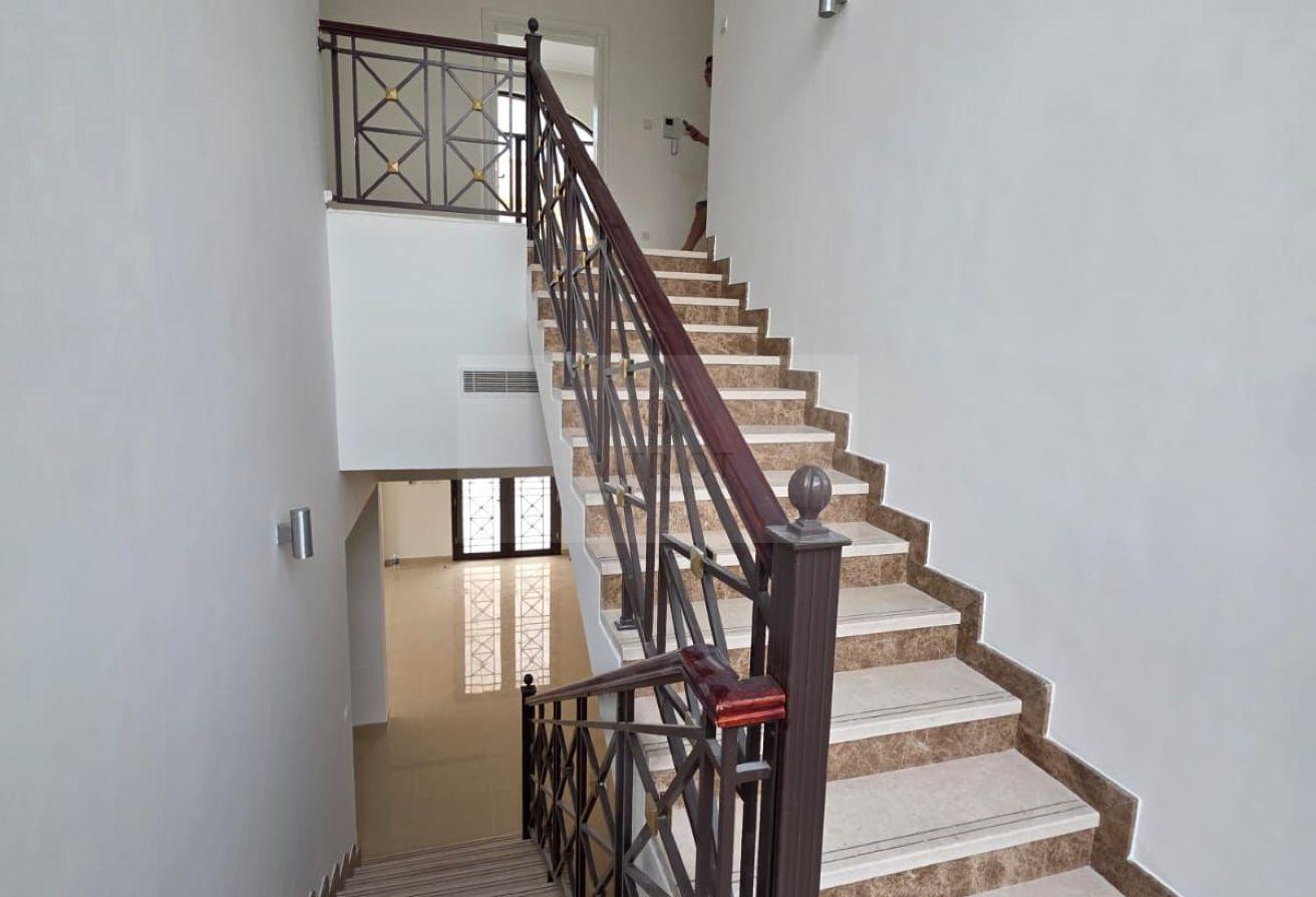 Marvelous 6 bed + Maid | Private Garden | Spacious photo 9