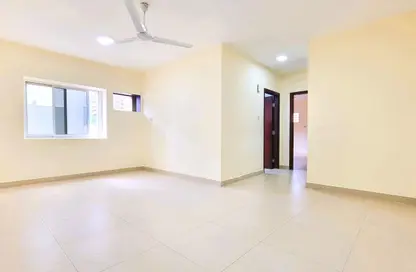 شقة - غرفة نوم - 2 حمامات للايجار في الحمرية - بر دبي - دبي