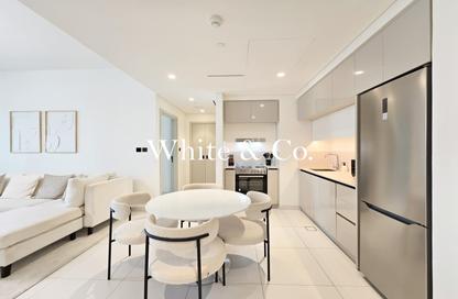 شقة - غرفة نوم - 2 حمامات للايجار في برج Marina Vista 2 - مارينا فيستا - إعمار بيتشفرونت - دبي هاربور - دبي