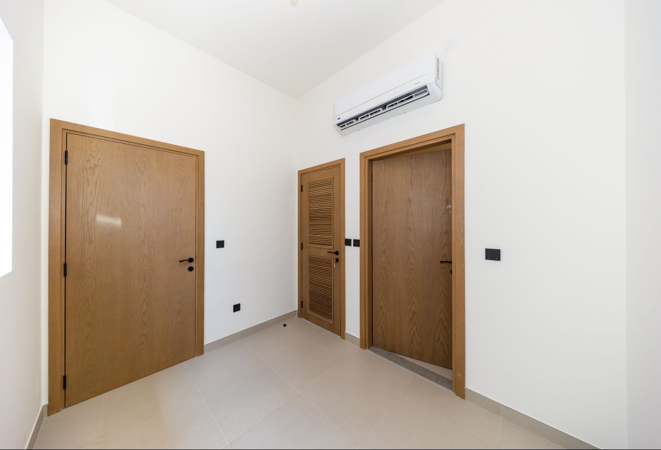 5 bedroom villa in Costa Brava 1, Damac Lagoons: 10