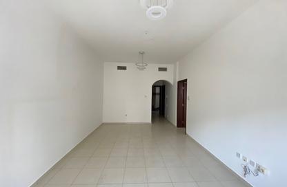 Apartment - 1 - 2 for rent in Al Majaz 3 - Al Majaz - Sharjah
