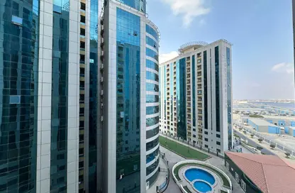 شقة - غرفة نوم - 2 حمامات للبيع في أورينت تاور 1 - أورينت تاور - البستان - عجمان