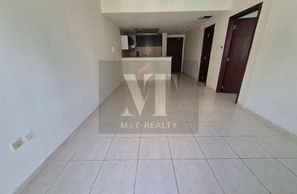 Apartment - 1 - 2 for rent in Royal Residence 1 - Royal Residence - Dubai Sports City - Dubai