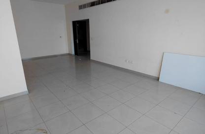 Apartment - 3 Bedrooms - 4 Bathrooms for rent in Al Khan Corniche - Al Khan - Sharjah