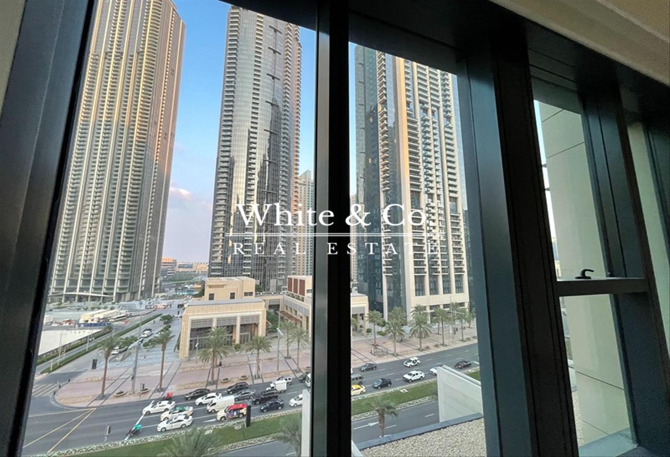 FULL BLVD VIEW | 01 LAYOUT | UNFURNISHED photo 14