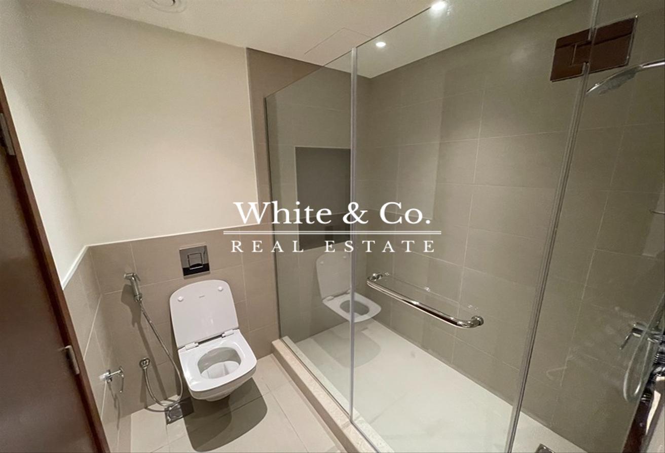 FULL BLVD VIEW | 01 LAYOUT | UNFURNISHED photo 9