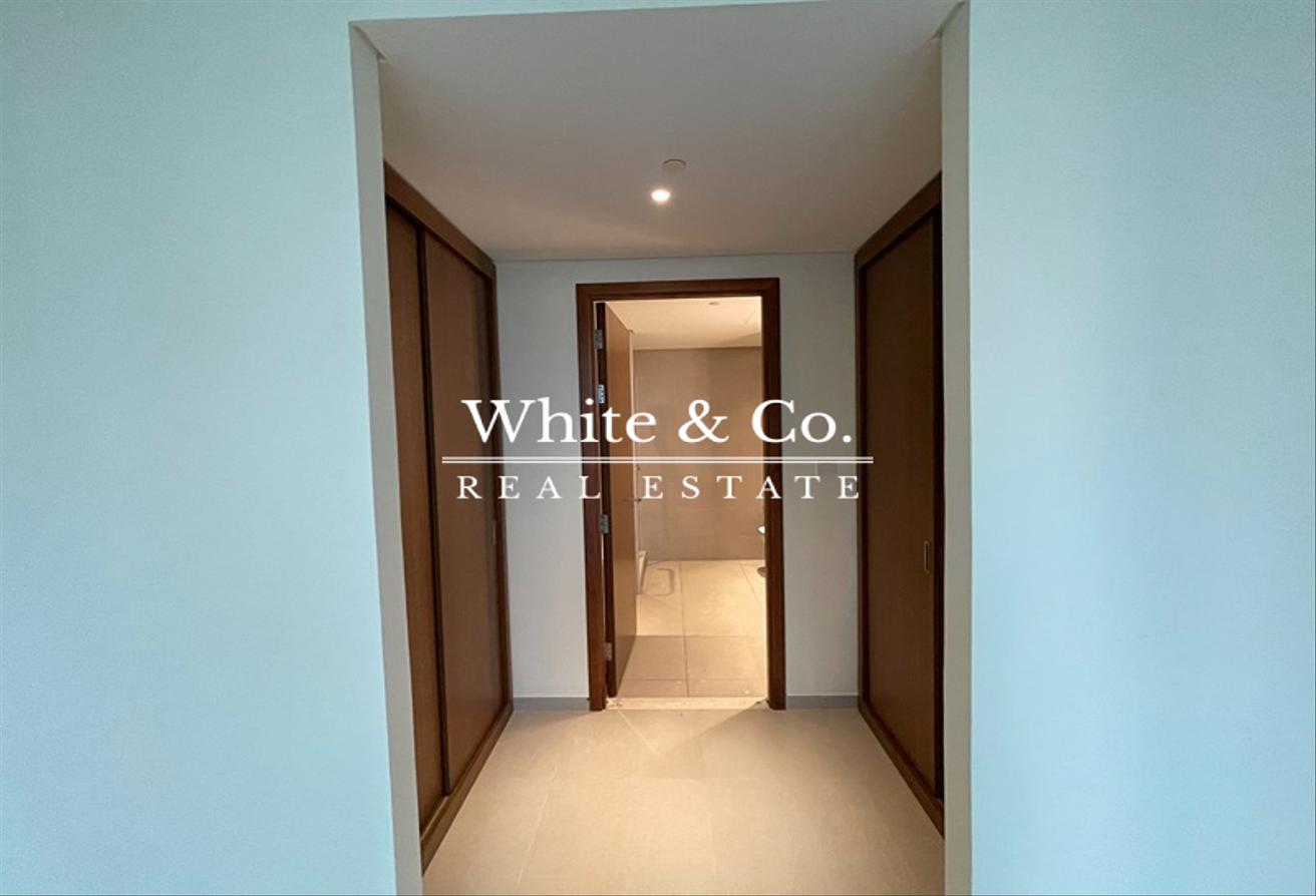 FULL BLVD VIEW | 01 LAYOUT | UNFURNISHED photo 8