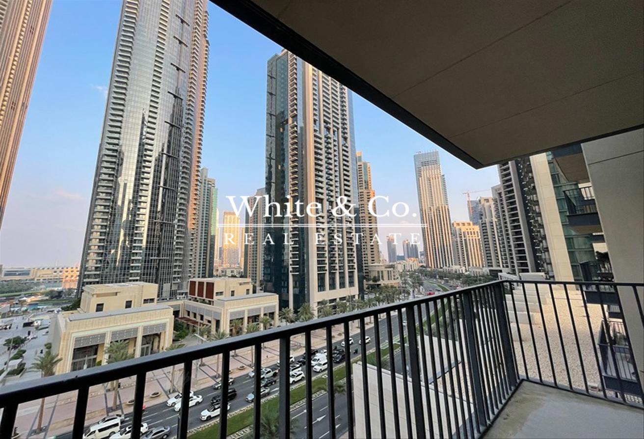FULL BLVD VIEW | 01 LAYOUT | UNFURNISHED photo 18