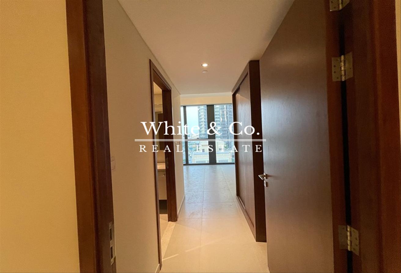 FULL BLVD VIEW | 01 LAYOUT | UNFURNISHED photo 5