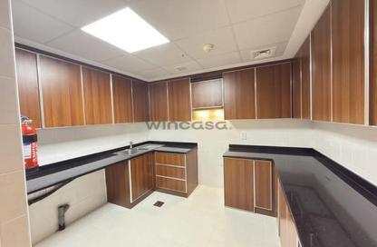 Apartment - 2 Bedrooms - 2 Bathrooms for rent in 21st Century Tower - Sheikh Zayed Road - Dubai