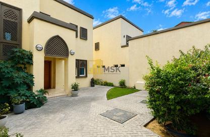 Villa - 3 - 4 for rent in District 8 - Jumeirah Park - Dubai