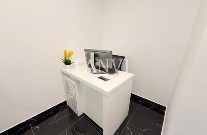 مكتب - استوديو - 1 للايجار في فاطمه محمد احمد بن سليمان - الرفاعة - بر دبي - دبي