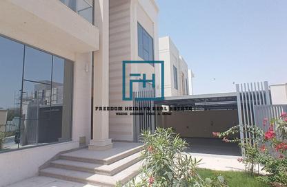 فيلا - 5 غرف نوم - 7 حمامات للبيع في الزاهية - تجارية مويلح - الشارقة