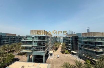 Apartment - 2 Bedrooms - 3 Bathrooms for rent in Bloom Marina - Al Bateen - Abu Dhabi