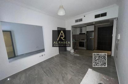 Apartment - Studio - 1 Bathroom for rent in Ajman Creek Towers - Al Rashidiya 1 - Al Rashidiya - Ajman