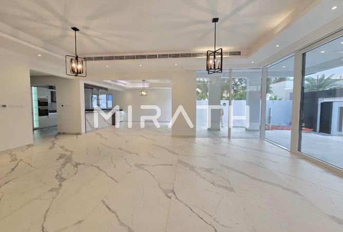 72322343 - Property Image 2