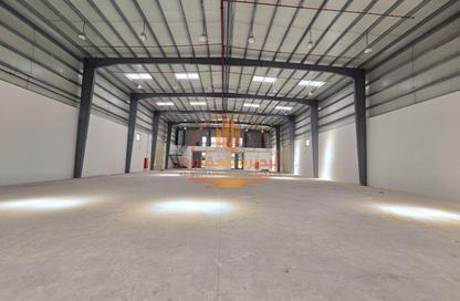 Warehouse - Studio - 2 Bathrooms for sale in Umm Al Thuoob - Umm Al Quwain